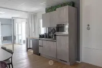 Perfect city center location, 107 sqm, directly at the opera house in suite flair with balcony!