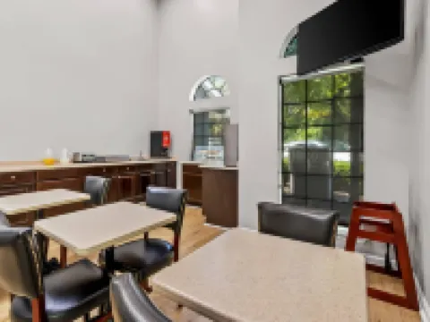 Econo Lodge Inn & Suites Cayce I-26 Airport Hotel di Cayce