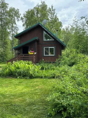 Charming loft cabin just 7 minutes from downtown