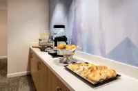 Hilton Garden Inn Folsom - breakfast