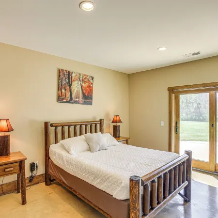 Spacious Group Getaway Near Cumberland River!