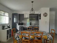 Comfortable house in quiet neighborhood 5 minutes walk from downtown