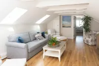Charming 2-bedroom escape in the center of historic Wickford Village