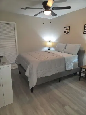 3 Bedroom 2 Bathroom Cozy, Condo in Laurel, Maryland - Central Location 로렐 호텔