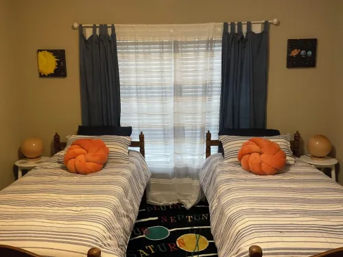 Spacious 5-bedroom house in delightful Conyers with WiFi, AC