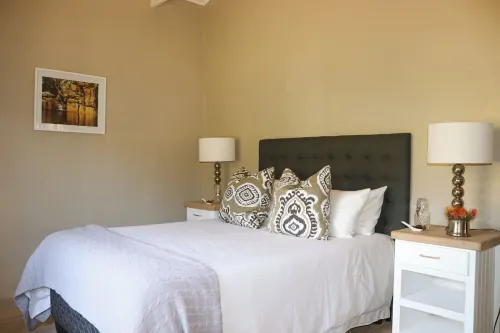 Luxury Getaway in Klein Karoo 2-bedroom at Buffelsklip Game Farm in Van Wyksdorp Hotels in Ladismith