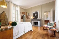 Maison de Maître Charmante Avec Grand Jardin en Plein Coeur de Vouvray Hotels in Vouvray