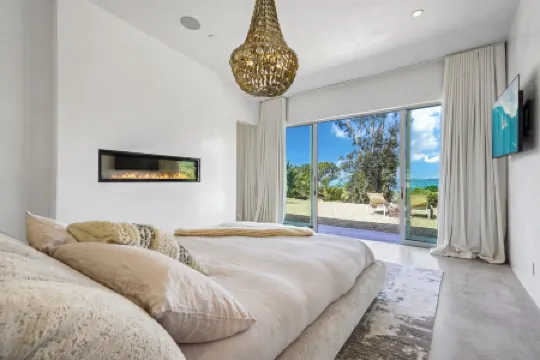 Gorgeous Architectural Malibu Ocean and Mountain View estate. Newly Built.