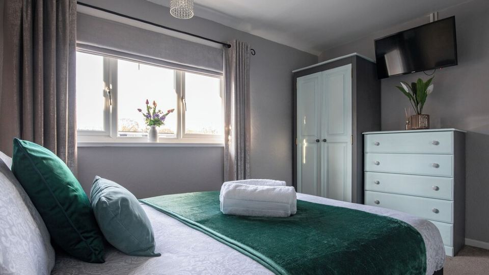 Spacious 3-Bedroom Home in Basildon, Essex London