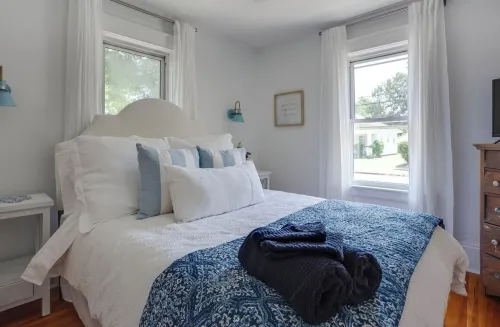 The Blue Bungalow- NC State, ITB, Cameron Village