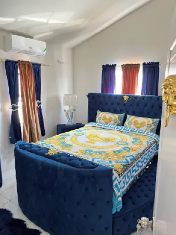 Luxury Versace-Inspired Stay in Portmore – Stylish & Comfortable 2 Bedrooms