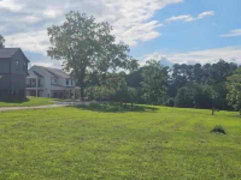 Charming 3-bedroom farmhouse in wonderful Seneca with Sunset views over the farm