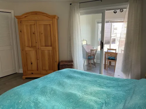 Quiet, spacious renovated 2 bd, 2 bath condo with stunning ocean views