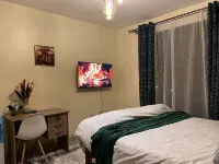 *Luxurious Studio Apt with dedicated work space near JKIA  in Syokimau, Nairobi*