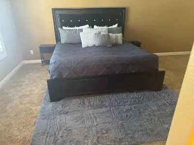 CLEAN, COMFORTABLE 4bedroom house with POOL & JACUZZI,GAMEROOM near Everything! Hôtels à proximité de : Floyd Lamb State Park