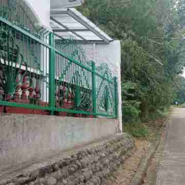 Private 2-Br/3 Bath home in Limay with AC, Wi-Fi, Washer & Dryer, & Free Parking Others