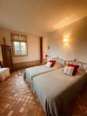 Large House with Terrace and Private Pool Hotels in Sainte-Opportune-du-Bosc