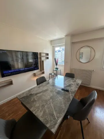 Appartement Moderne Deux Minutes de Porte D'italie Hotels in Le Kremlin-Bicetre