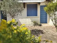 Le Clos de Val - swimming pool Hotels in Valreas