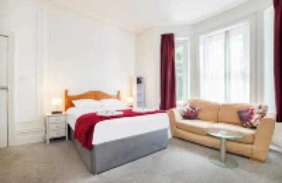 OYO The Lodge Bournemouth