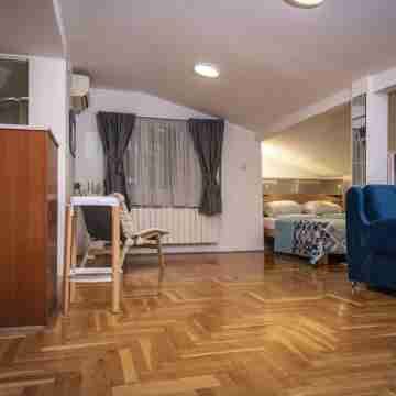 This is a great location if you know Vracar . It's also very private and quite. Rooms