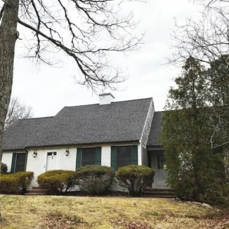 Spacious 5-bedroom house with WiFi and AC in marvelous Barnstable