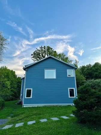 Country escape in a 1770 Farmhouse, 14 mins from downtown Princeton.