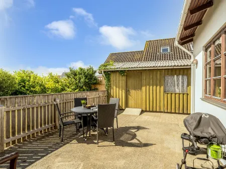 "Antine" - 400m from the sea Отели в г. Thyboron