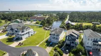 Stunning Views! 5 bed 5.5 bath w/ rec room & pool! Great location~Roanoke Island