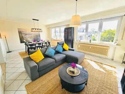 Chic Urban Stay 2Br with Parking- Bel4 Hotels in 