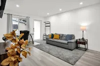 Peaceful 2BR Home w/ King Bed. Near Trendy Areas! Hotels in West Little River