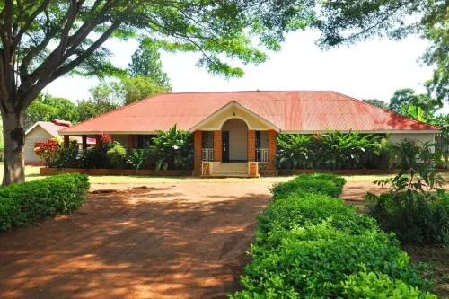 Albert Grand Palace - Masindi - Family Room Hotels in Masindi