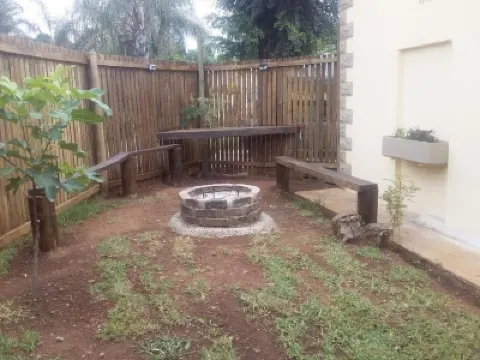 Fatties and Monies Guesthouse 酒店