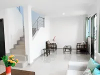 Family house close to CC DORADO residential area Hotels in Daule Canton
