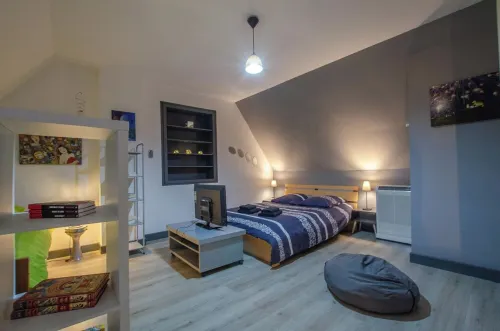 House with swimming pool in Périgord Noir near Josephine Baker's castle 베힌느-드-돔므 호텔