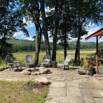 Enchanted 2 bedroom, x-lake cabin with mountain views.  Fast WFYI , Napanoch.