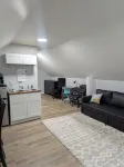 Cozy, pet-friendly, 1-bedroom apartment in Oak Ridge with AC