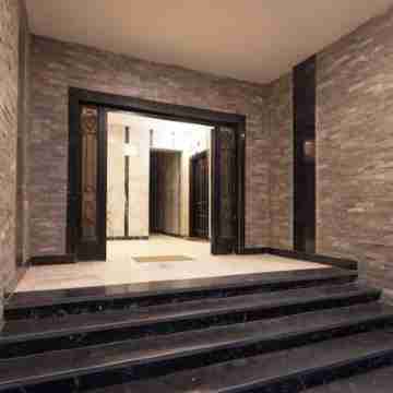 Signature Stays: Private Apt with a huge terrace. Others