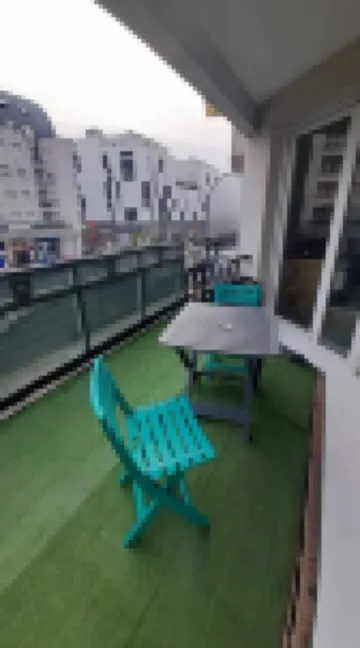 At the foot of the station and in the heart of the town of cergy le haut