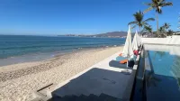 Exclusive 3-bedroom apartment in luxurious  beach front condo in Bucerías
