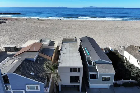 OCEAN FRONT - HIGH END - ON THE SAND - Zenview - 4-bedrooms - Serene  -Sleeps 10