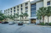 Clearwater Chic Beach Condo 1B|R fits 2 to 6 PPL