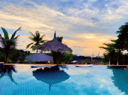 Coco Cape Lanta Resort Hotels near Khlong Dao Beach