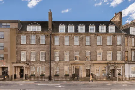 Heeton Concept Aparthotel Edinburgh Queen Street Отели рядом с достопримечательностью «Сердце среднего Лотиана»