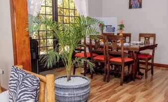 Lux Suites Enkarsis Bungalow Kisaju