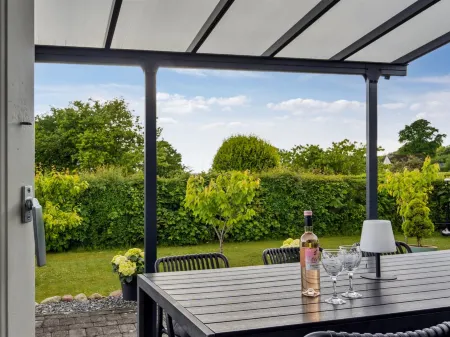 "Eweline" - 400m from the sea Отели в г. Egernsund