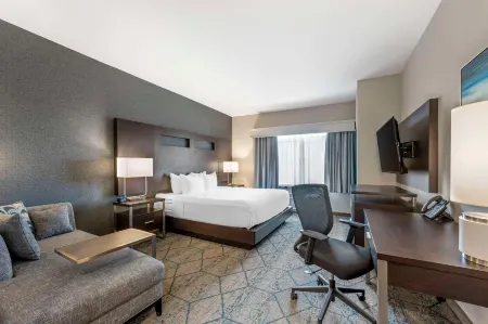 Comfort Inn & Suites Clarksville - Louisville North Отели в г. Кларк