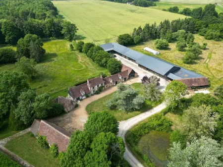 Lodges de la Ferme de la Chaise Отели в г. Ле Фидлер