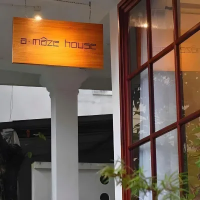 a-mâze house โรงแรมใกล้ไทยฮัวพาเลซ