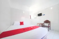 RedDoorz @ Tretes 2 Hotels in Prigen